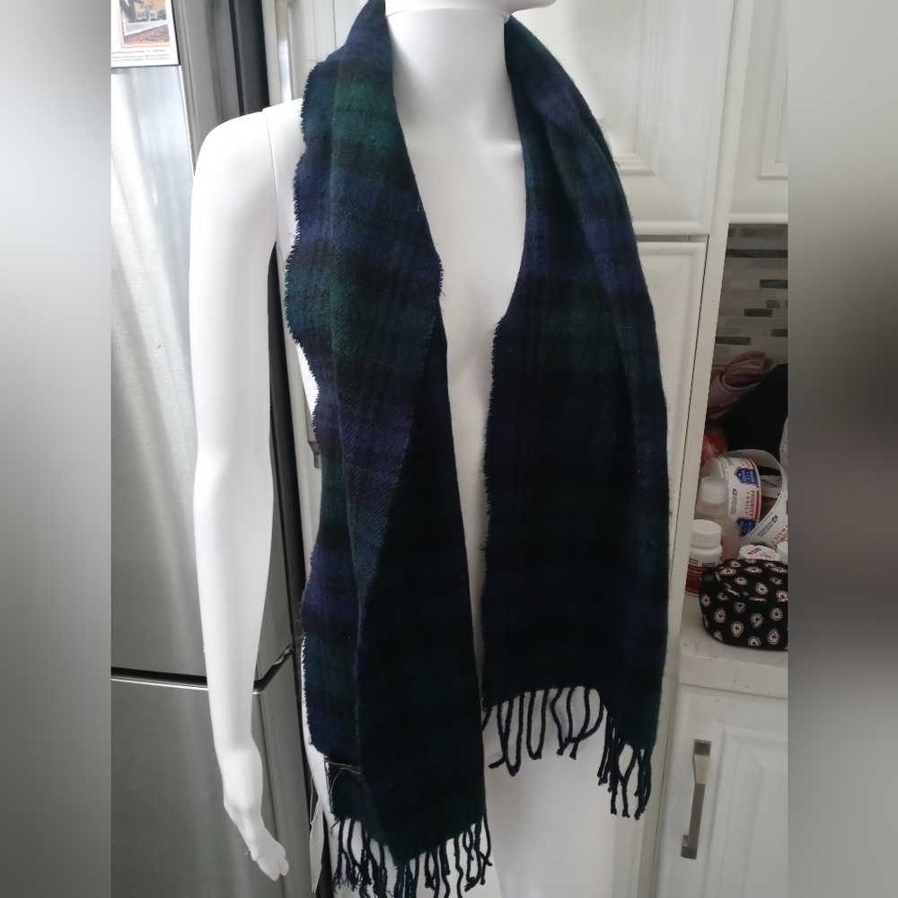 James Pringle Weavers Handcrafted Navy blue green plaid Scarf w Fringe NEW